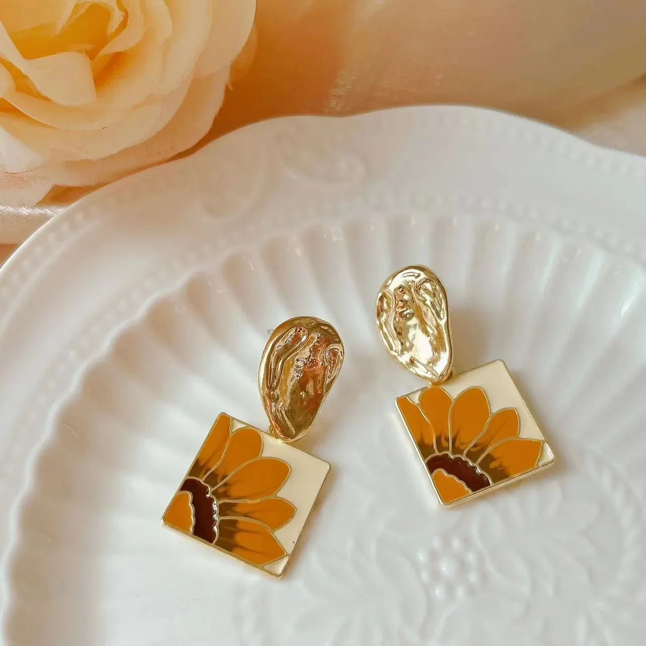 CLIP ON SUNFLOWER EPOXY EARRINGS