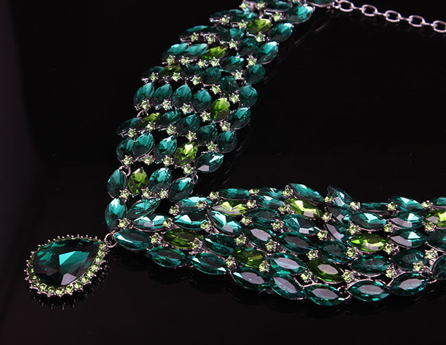 LUXURIOUS GREEN CRYSTAL SET