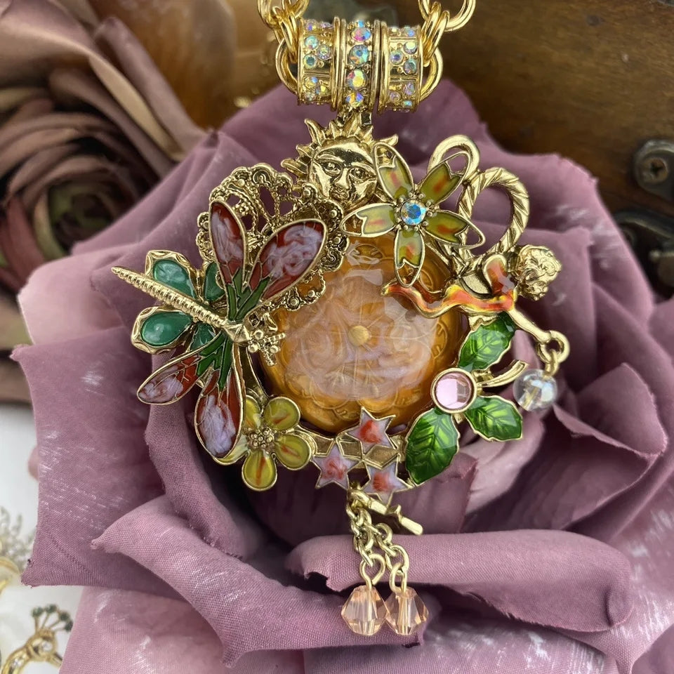 VINTAGE MAGNIFICENT NECKLACE