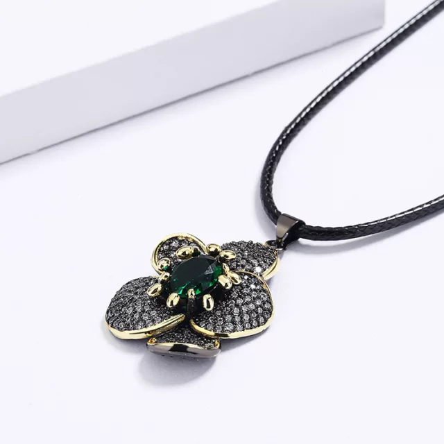 EXQUISITE EMERALD FLOWER SET