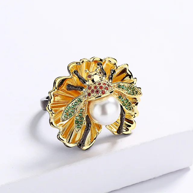 APIS RETRO RING