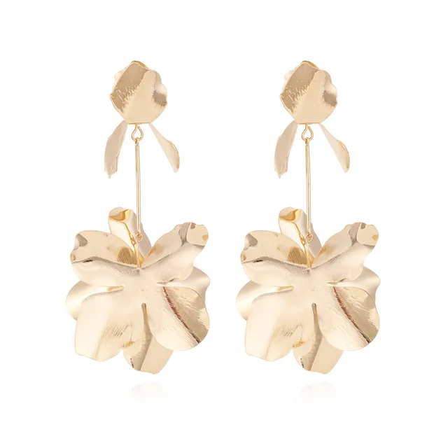 GOLD FLOWER HANGING EARRINGS