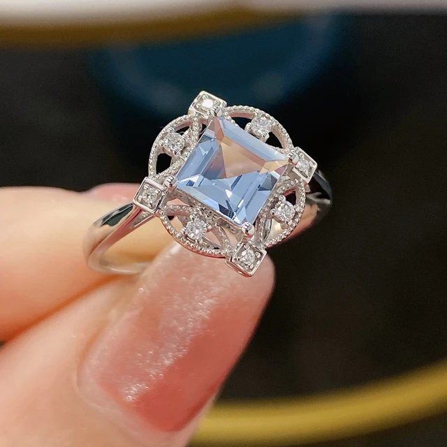 SHINY BLUE ZIRCON RING