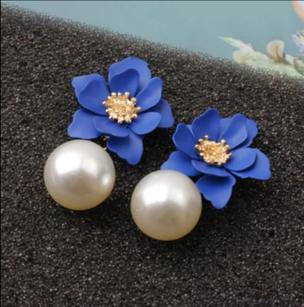 DANGLE FLORAL PEARL