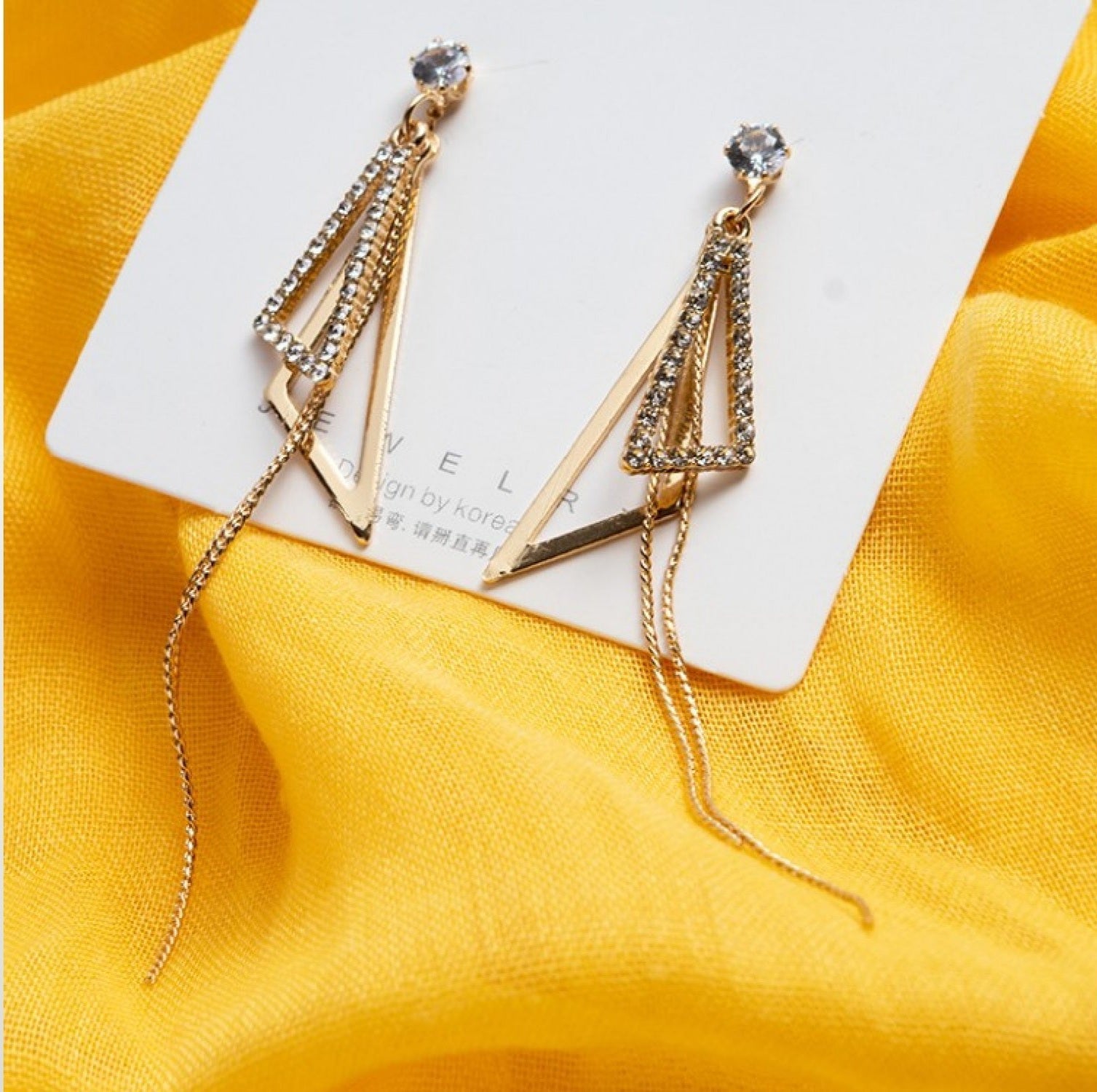 DASH TRIANGULAR EARRINGS