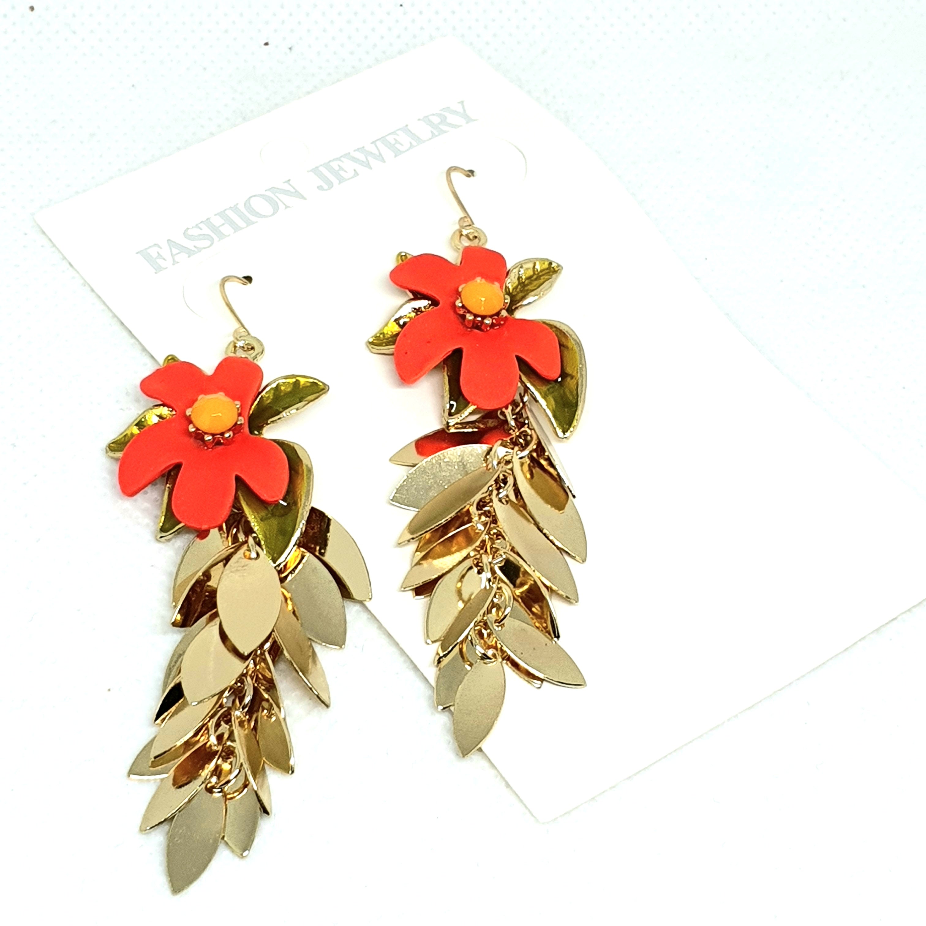 ACRYLIC RIFFLE LEAVES EARRINGS