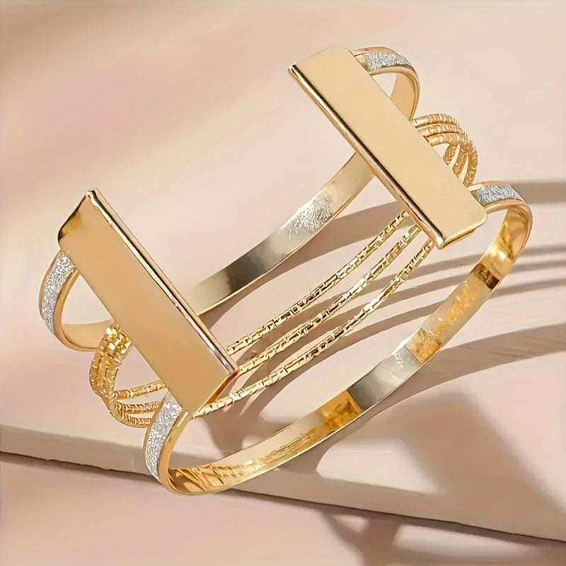 SPARKLING CUFF BRACELET