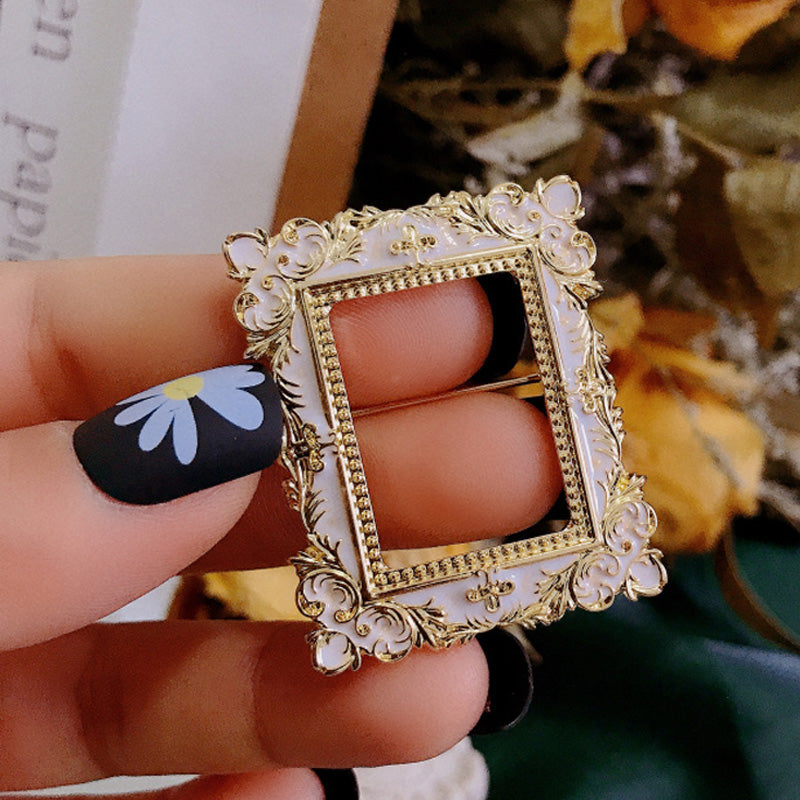 PHOTO FRAME BROOCH