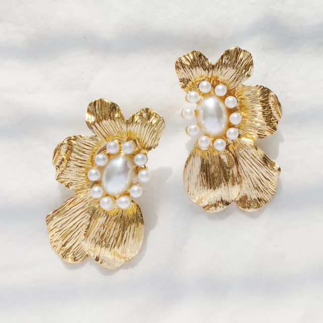 BLOOM PEARL EARRINGS