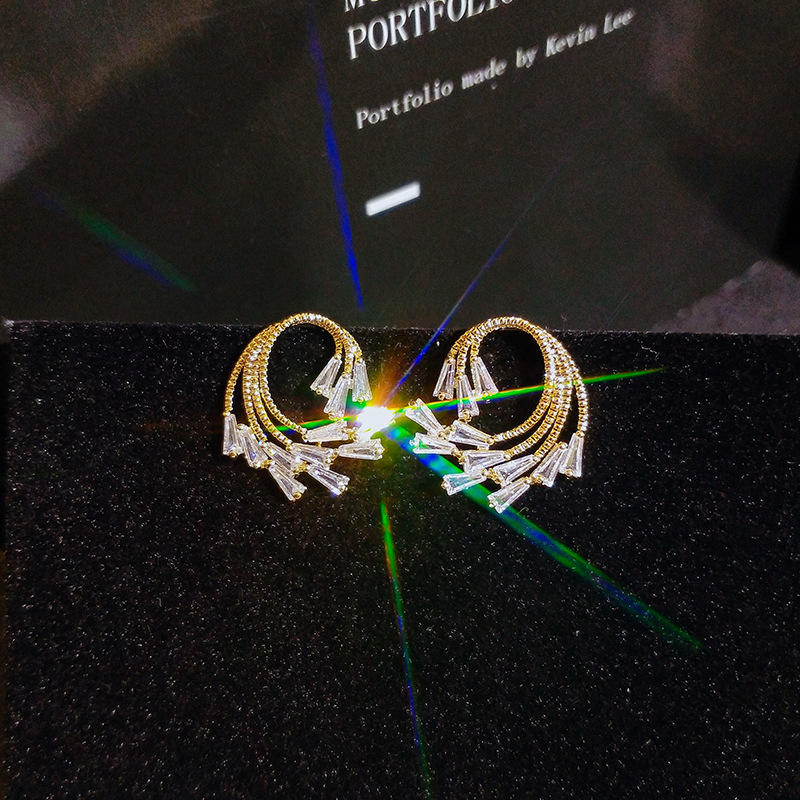 TWISTED TRENDY ZIRCON EARRINGS