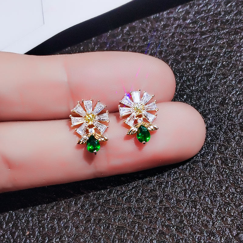 HAIL ZIRCON EARRINGS