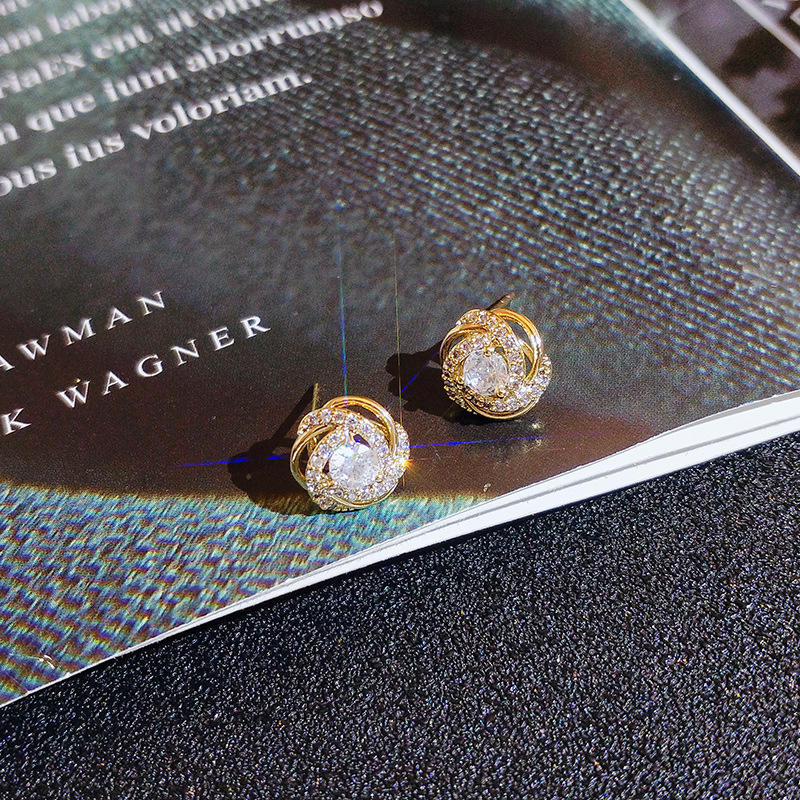 FLOWER SHAPE STUD EARRINGS