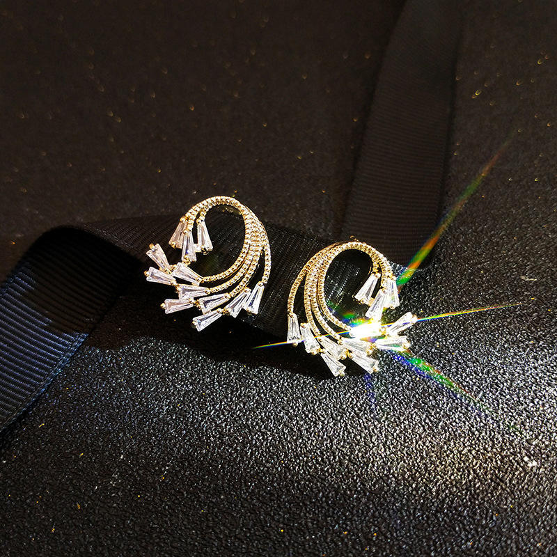 TWISTED TRENDY ZIRCON EARRINGS