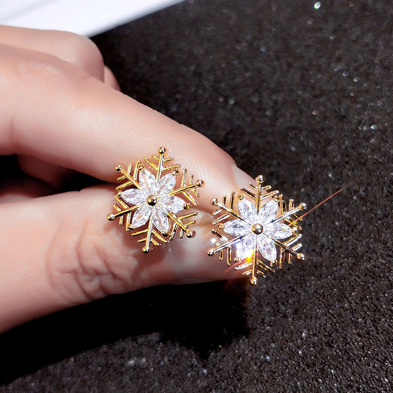 SNOWFLAKE ZIRCON EARRINGS