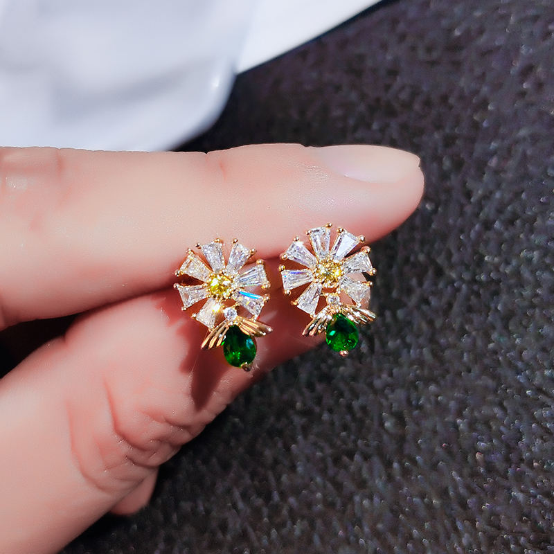 HAIL ZIRCON EARRINGS