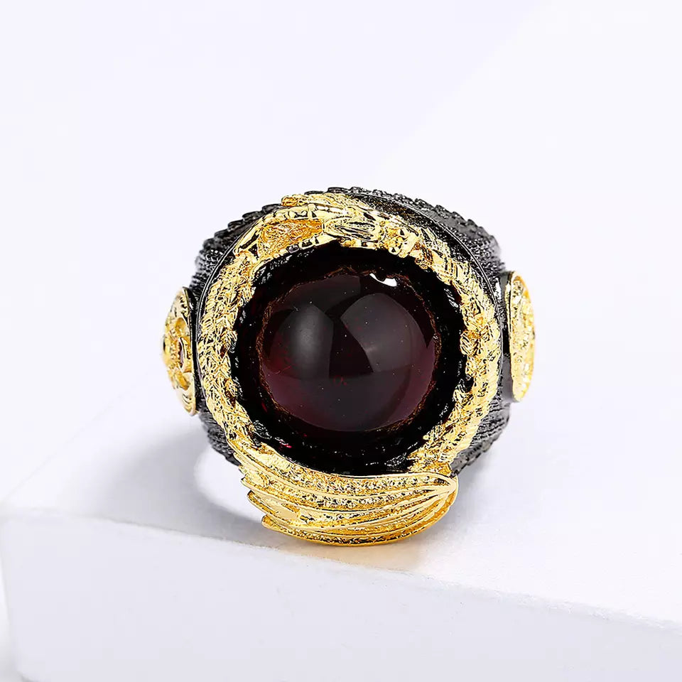 RED GEMSTONE VINTAGE RING