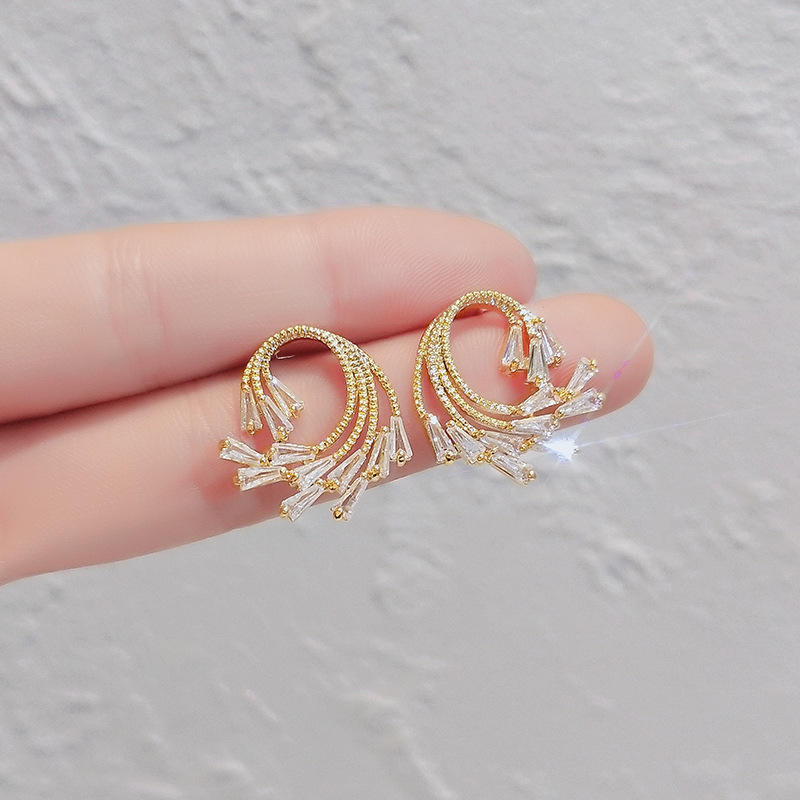 TWISTED TRENDY ZIRCON EARRINGS