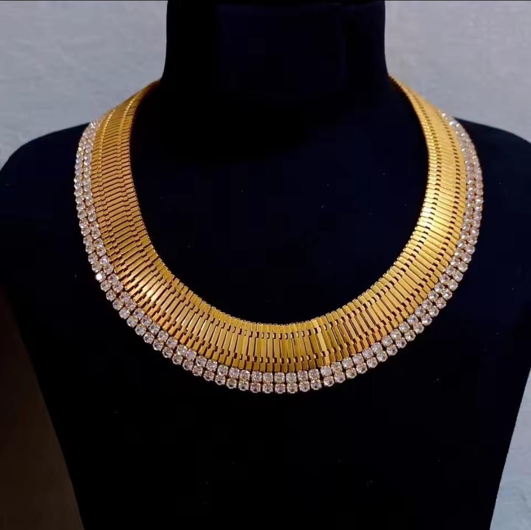 NICHE CLAVICLE NECKLACE